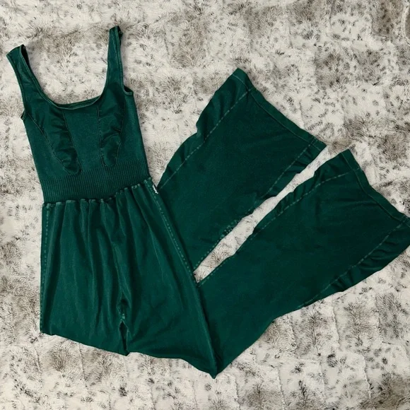 🆕 NWOT Free People Movement | Good Karma Flared Onesie | Ivy Green - Picture 11 of 15